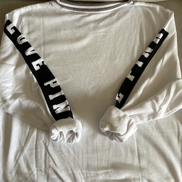 Limited Edition PINK Victoria’s Secret Crew Neck - Picture 6 of 6